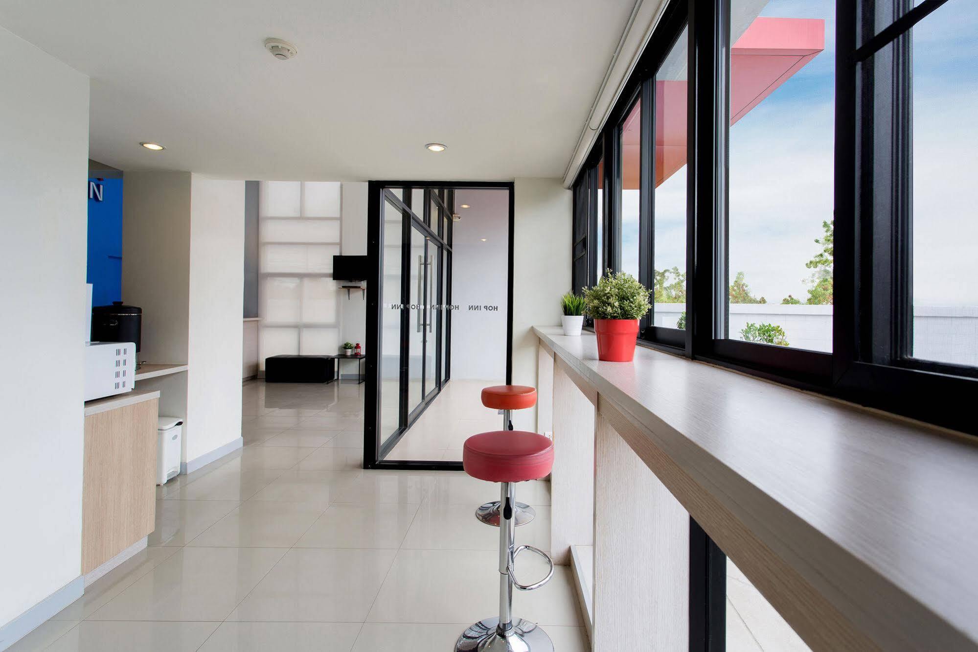 Hop Inn Sakon Nakhon Exterior foto